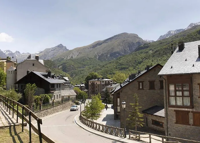 Acentor Alpino By Bevalle * Panticosa